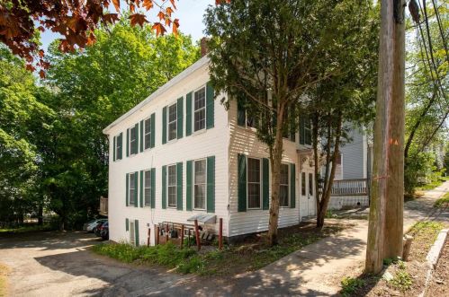 36 Belknap St, Dover, NH 03820-3638