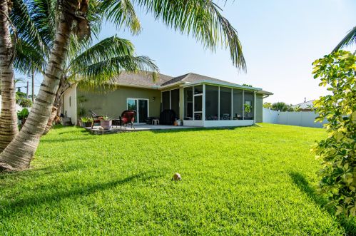 1080 Romaine Ln, Fort Pierce FL 34953-3675 exterior