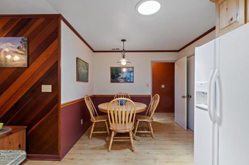 1601 Baywood Ln, Davis CA 95618-1409 exterior