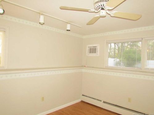 36 Belmont Ave, Windsor CT  06095-3335 exterior