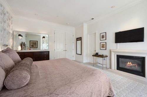 66 De Silva Is Dr, Mill Valley CA 94941-3037 exterior