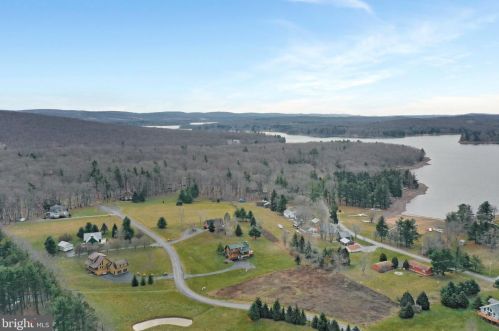 3 Wooded Ridge Rd, Swanton MD 21561-2334 exterior