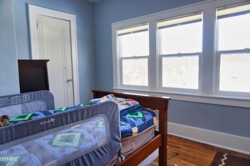 1001 Ardmore, Grand Rapids MI 49507-2710 exterior