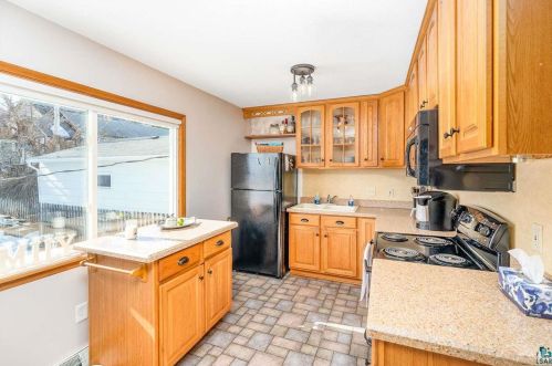 821 4 Ave, Duluth MN 55805-1305 exterior