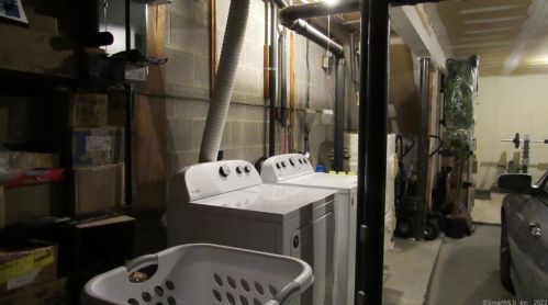 121 Queens Rd, Torrington CT 06790-2821 exterior