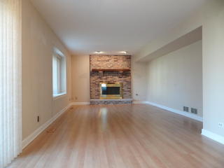 27 Mayfair Ln, Aurora IL  60504-4096 exterior