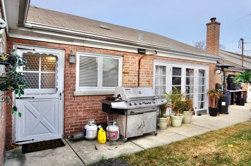 1945 74 Ct, Chicago IL 60707-3110 exterior