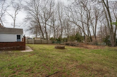 129 Lancaster Ave, West Springfield MA 01089-2235 exterior