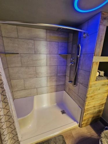 3204 40, Milwaukee WI 53215-4025 exterior