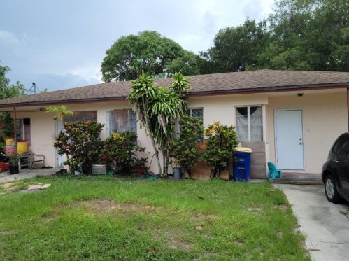 603 Cedar Pl, Fort Pierce FL  34950-3042 exterior