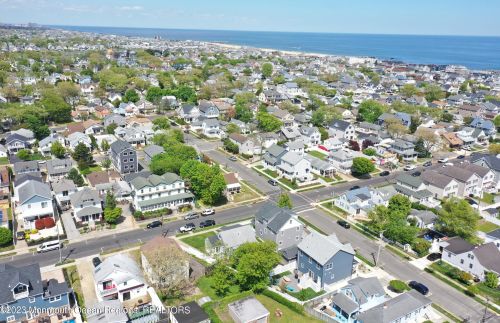 405 15 Ave, Belmar NJ 07719-2525 exterior