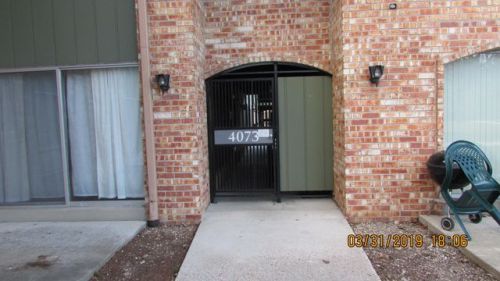 4073 Rivers Edge Cir, Milwaukee, WI 53209-1127