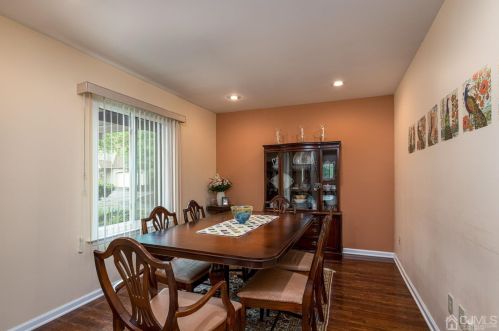 91 Gate House Ln, Edison NJ 08820-4001 exterior