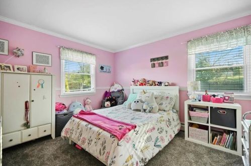 4 Grn Ave, Valley Cottage NY 10989-1807 exterior