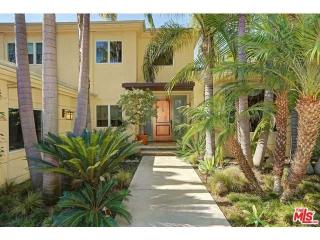 2325 Duxbury Cir, Los Angeles, CA 90034-1017