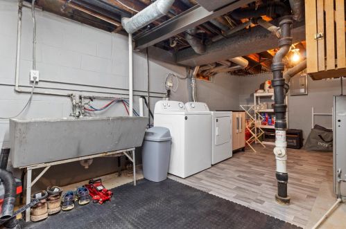 730 53rd St, Milwaukee WI  53208-3019 exterior