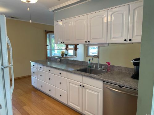 33 Nehring Ave, Babylon, NY 11702-2429