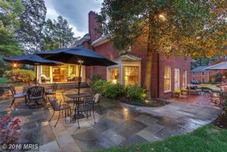 2310 Vly Dr, Alexandria VA  22302-3222 exterior