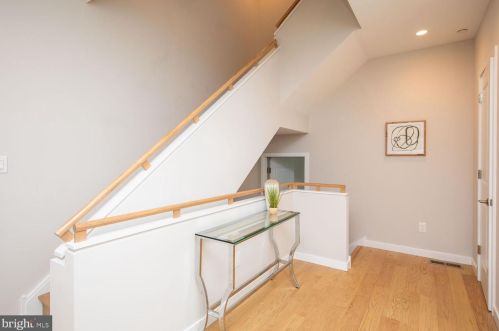 833 Bainbridge St, Philadelphia PA  19147-2009 exterior