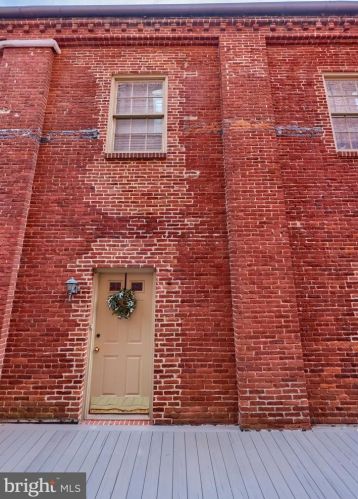 231 Shippen St, Lancaster PA  17602-5200 exterior