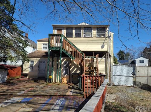 52 Lloyd St, Edison, NJ 08817-5256