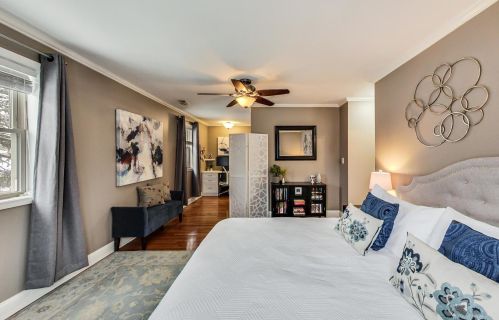 6098 Caldwell Ave, Chicago IL 60646-4111 exterior