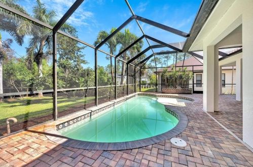 5071 Coral Wood Dr, Naples FL 34119-1455 exterior