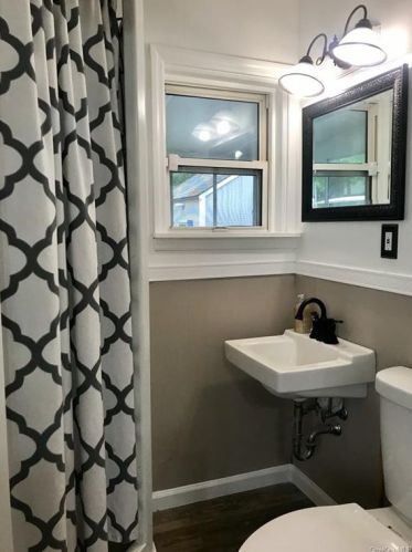 39 Broad St, Middletown NY 10940-3927 exterior