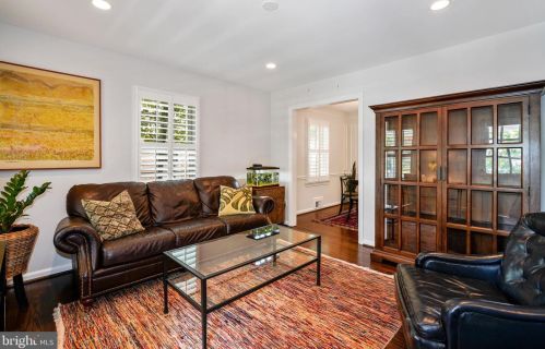 2624 Jefferson Dr, Alexandria VA  22303-1331 exterior