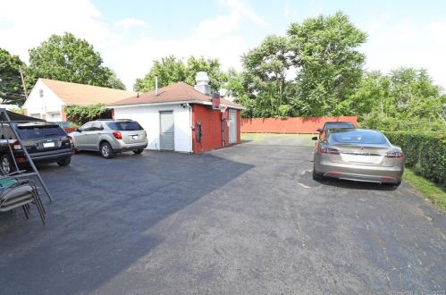 235 Oak St, New Britain, CT 06051-1225