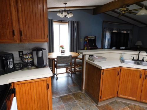 13 John Dr, West Springfield MA 01089-1277 exterior