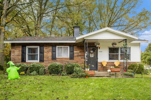 2404 Monterey Dr, Kalamazoo, MI 49004-1009