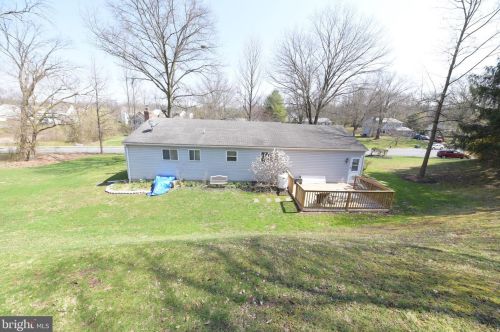 1523 Heather Pl, Pottstown PA exterior