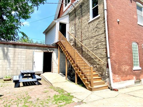 1985 Muskego Ave, Milwaukee WI 53204-3600 exterior