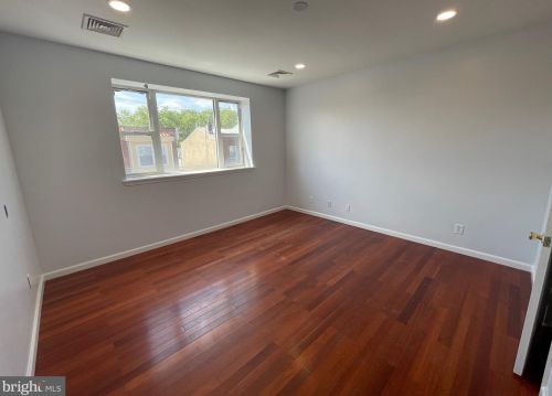 1239 6 St, Philadelphia PA 19140-4561 exterior