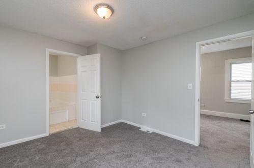 419 Ctr St, Waukegan IL 60085-3830 exterior