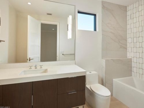 595 16 Ave, Naples FL 34117-2242 exterior