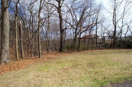 1007 Delafield Rd, Pittsburgh PA 15215-3204 exterior