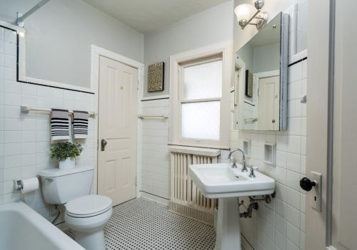 3258 Shepard Ave, Milwaukee WI  53211-3136 exterior