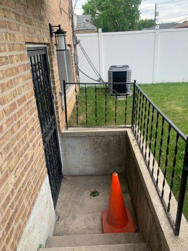 411 87 Pl, Chicago IL 60619-6905 exterior