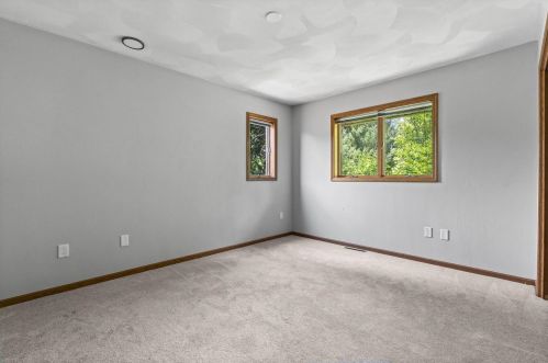 6218 Old Middleton Rd, Madison WI  53705-1040 exterior