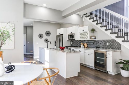 30 Race Ave, Lancaster PA 17603-3149 exterior