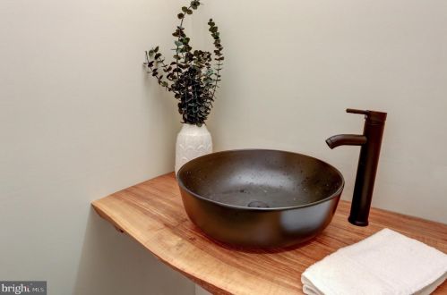 220 Prince St, Lancaster PA 17603-5878 exterior