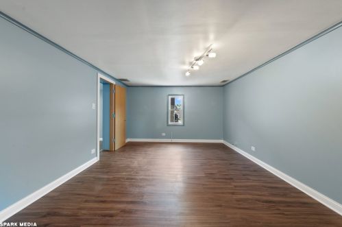 11650 Sacramento Dr, Chicago IL 60803-5889 exterior