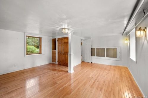 176 Douglas Pl, Mount Vernon NY 10552-1144 exterior