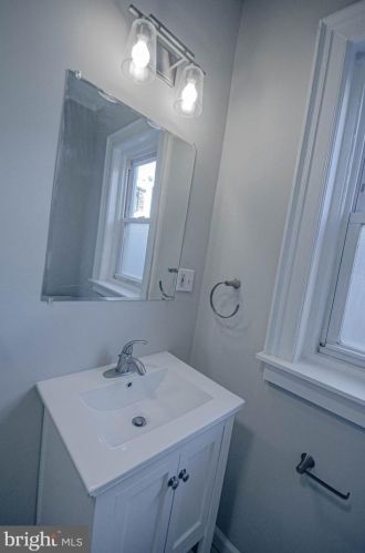 135 56 St, Philadelphia PA 19131-1310 exterior