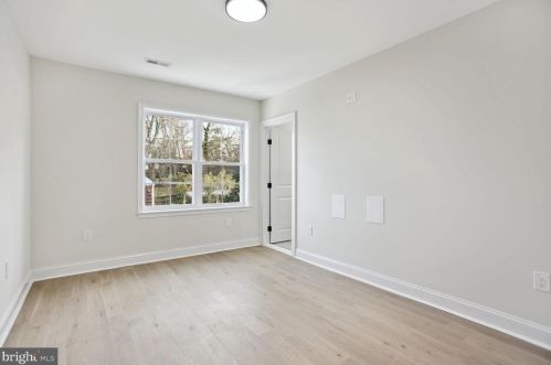 401 Boyd Ave, Silver Spring MD 20912-5404 exterior