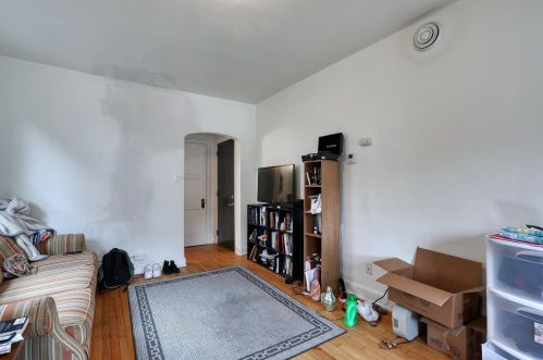 136 1 St, Milwaukee WI 53207-0014 exterior