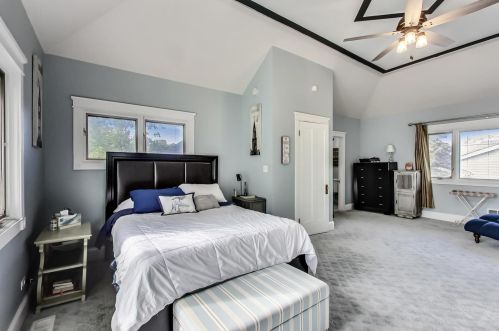 6040 Northcott Ave, Chicago IL 60631-3103 exterior