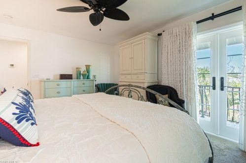 511 105 Ave, Naples FL 34108-1838 exterior